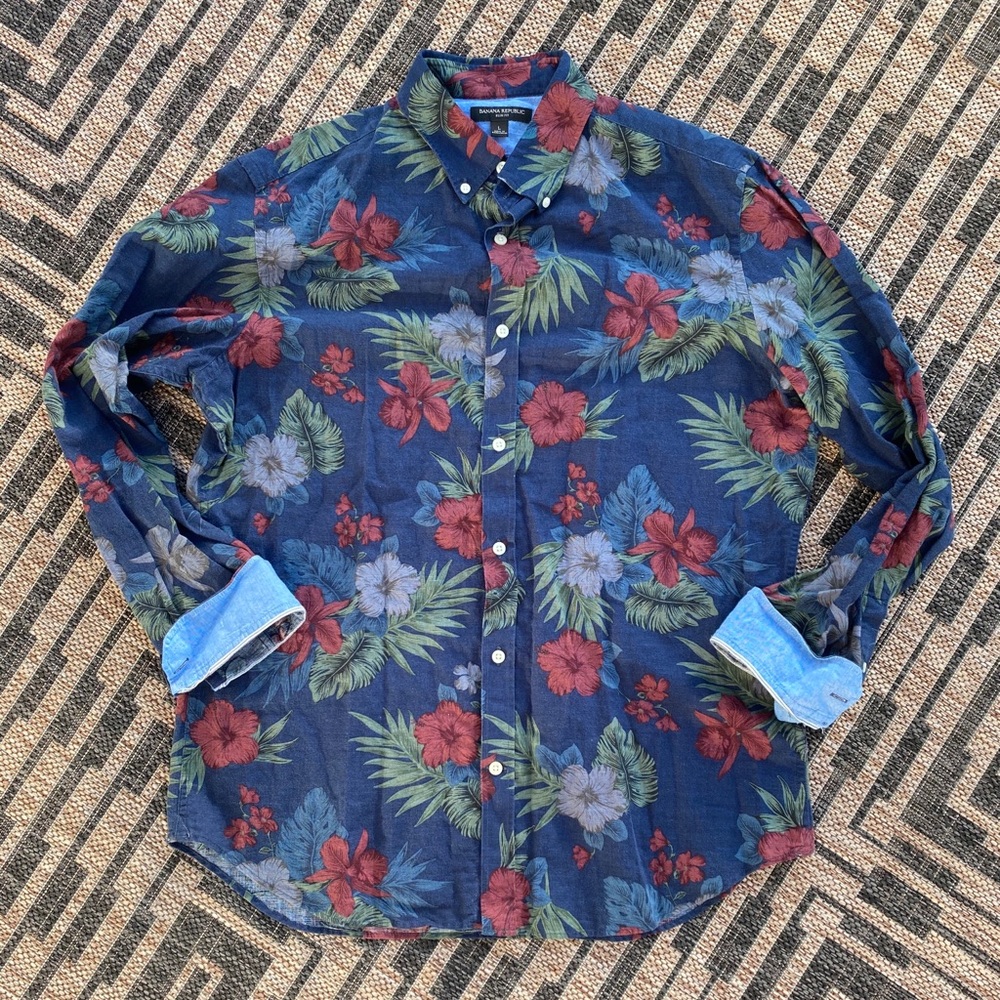 BANANA REPUBLIC FLORAL BUTTON DOWN SHIRT